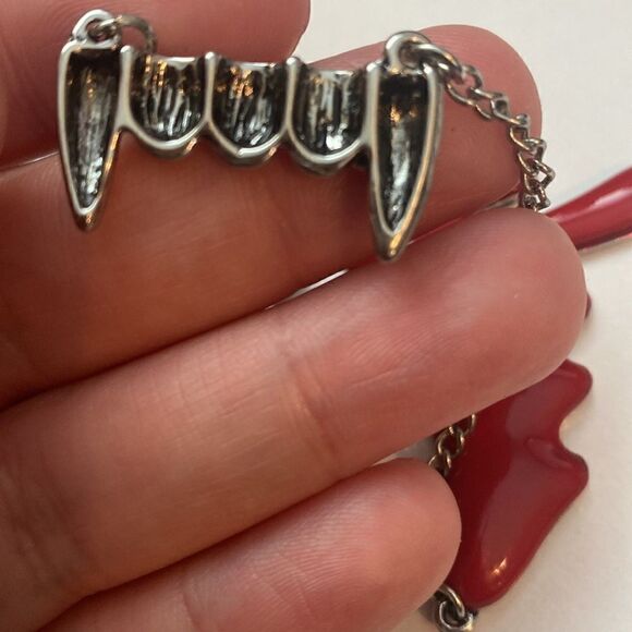 NEW Gothic Vampire Silver Fangs and Red Blood Drip Necklace - Picture 8 of 9